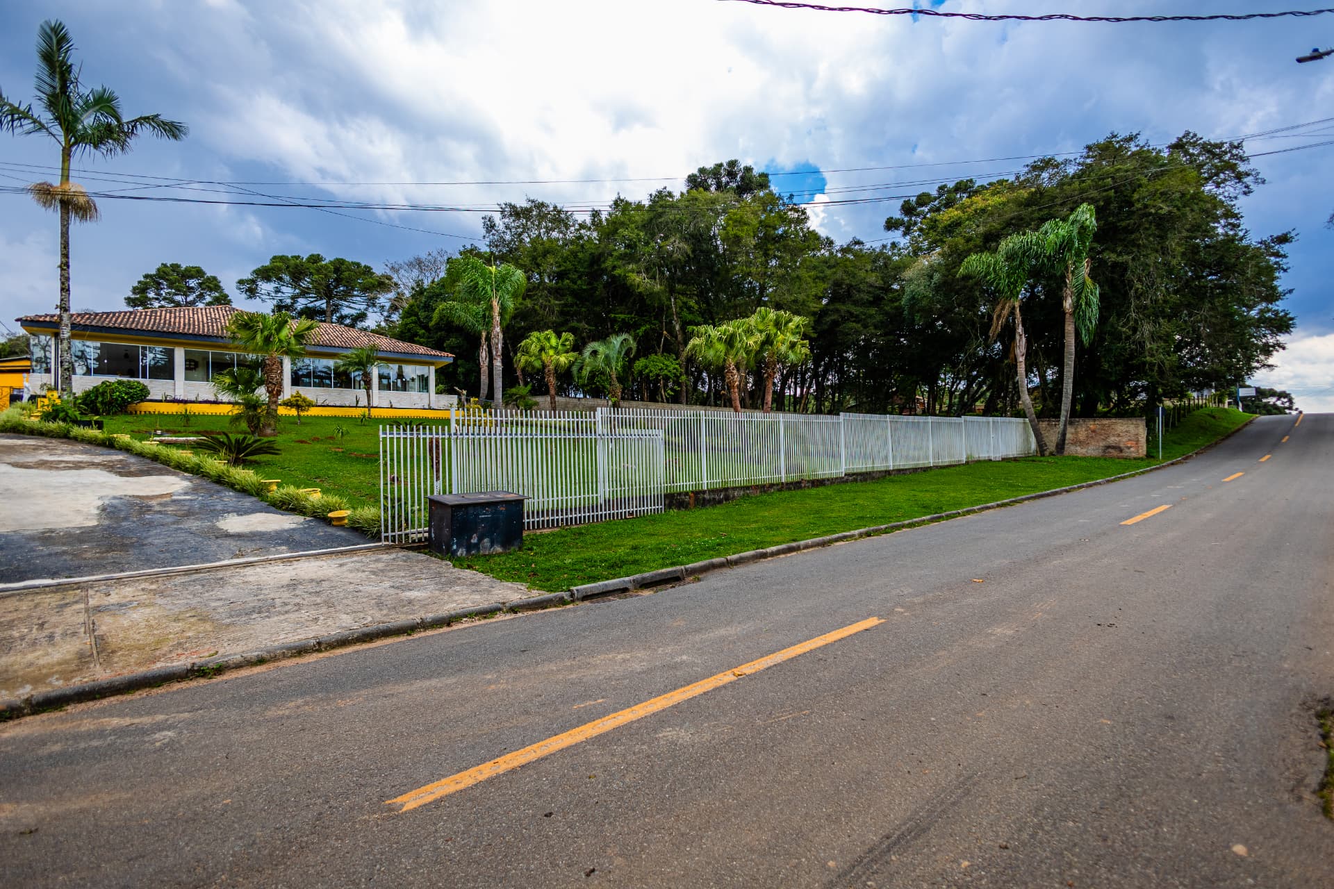 Fachada da Passo a Passo vista da rua